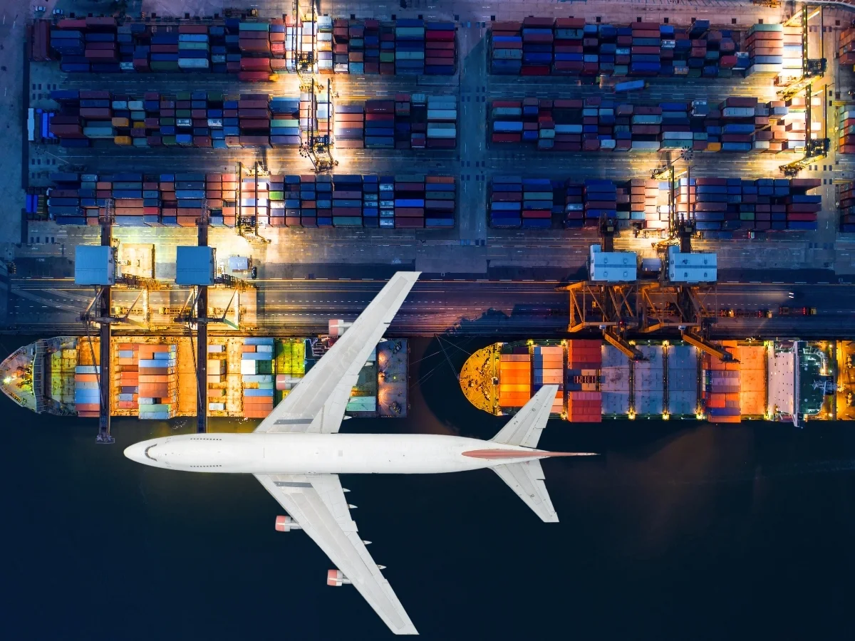 Corporate logistics vehicle fleet operations for road freight forwarding